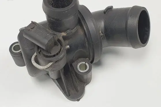 Thermostat/thermostat housing