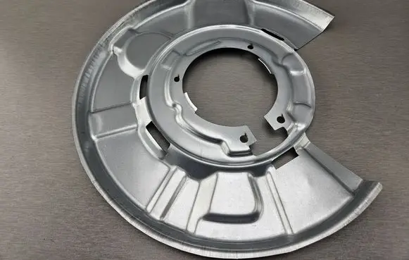 BMW 1 E81 E87 Rear brake disc plate dust cover 6792248 34216792248 6780218
