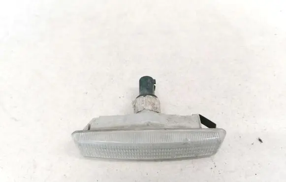 BMW 5 E39 Front fender indicator light 9407958 2496299