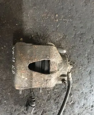 Front brake caliper
