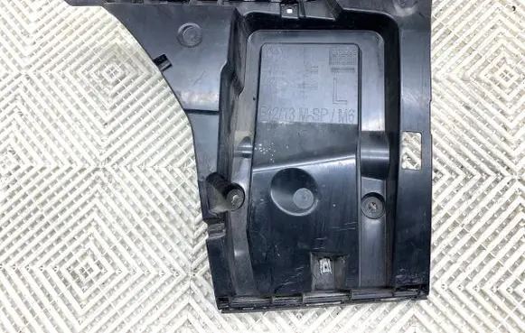Rear bumper mounting bracket