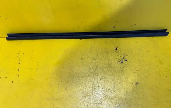 Ford Kuga I Front door trim (molding) 3m5120570
