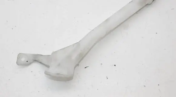 Nissan Leaf I (ZE0) Window washer liquid tank fill tube 