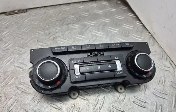 Skoda Octavia Mk2 (1Z) Climate control unit 3T0907044AK