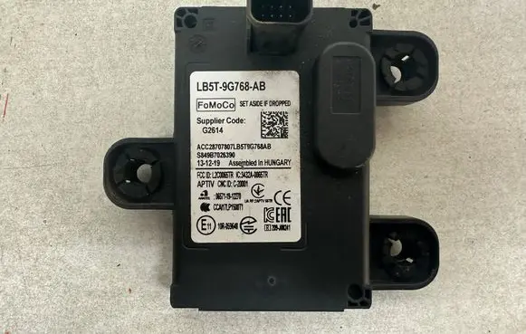 Ford Kuga III Distronic sensor radar LB5T-9G768-AB LB5T9G768AB