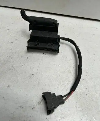 Opel Vectra C Fan control module 1379151