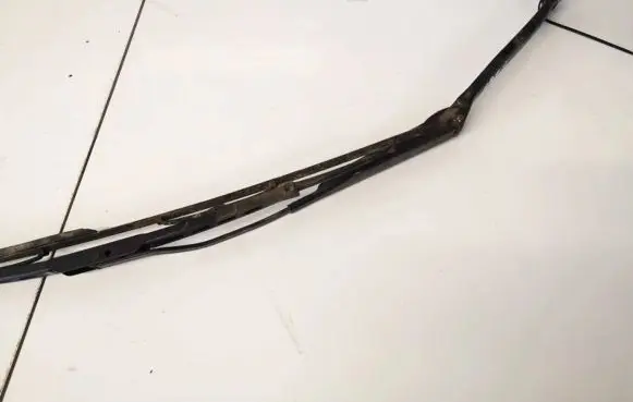 Nissan Primera Front wiper blade arm