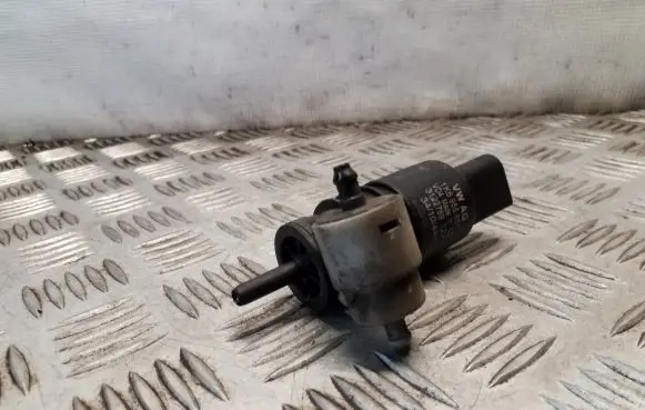 Volkswagen Sharan Windscreen/windshield washer pump 1K6955651