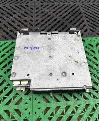 BMW 7 E38 Aerial antenna amplifier 6907131