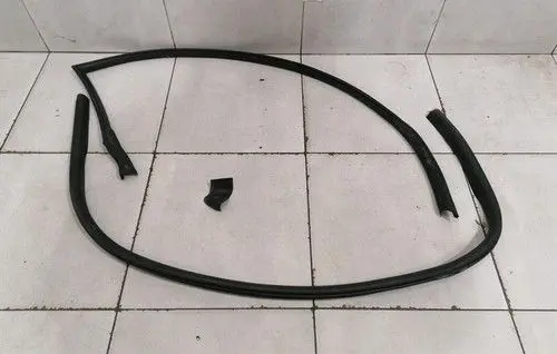 Aston Martin DB11 Rubber seal front coupe door HY53C20708AC