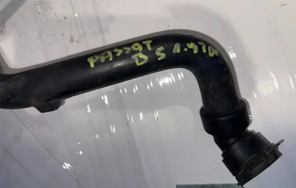 Volkswagen PASSAT B5 Coolant pipe/hose 