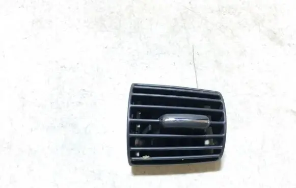 Mercedes-Benz C W203 Dash center air vent grill