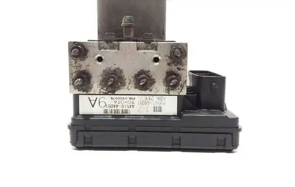 Toyota Avensis Verso ABS Pump 4451044051 8954144051