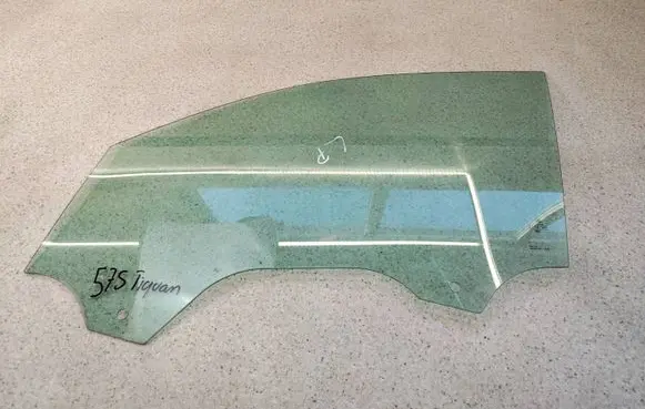 Volkswagen Tiguan Front door window/glass (coupe) 