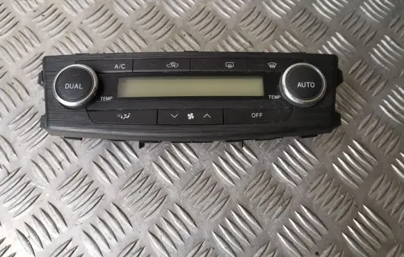 Toyota Avensis T270 Climate control unit 5590005350