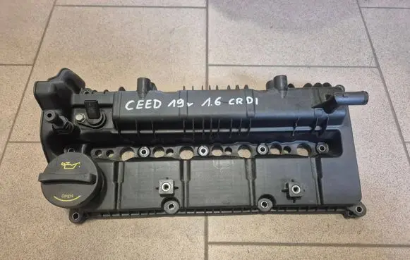 KIA Ceed Rocker cam cover 224102U001