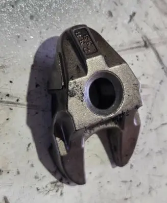 Ford Grand C-MAX Fuel Injector clamp holder 23833