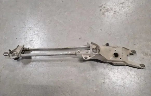 Mitsubishi L200 Front wiper linkage and motor