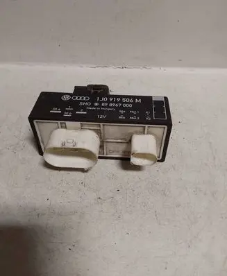 Seat Ibiza III (6L) Coolant fan relay 1J0919506M 898967000