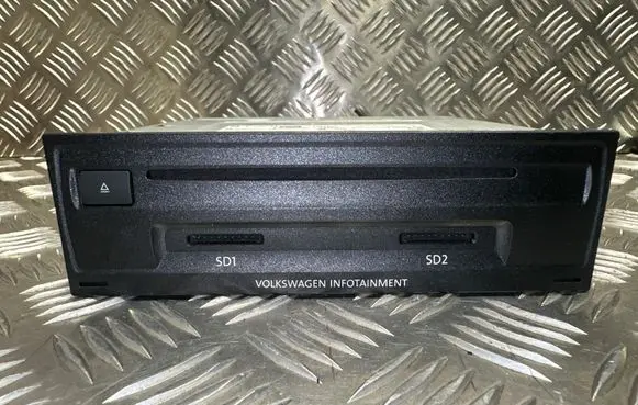 Volkswagen PASSAT B8 Radio/CD/DVD/GPS head unit 3Q0035874A