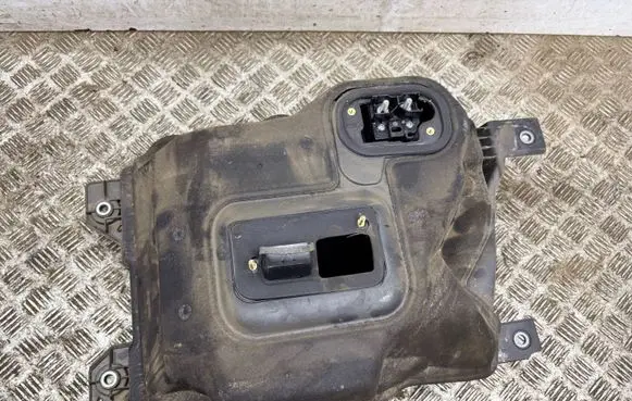 Land Rover Range Rover Sport L461 Hybrid/electric vehicle battery tray M8E210697BF