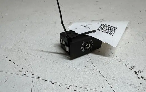 BMW 3 E90 E91 AUX in-socket connector 9237655