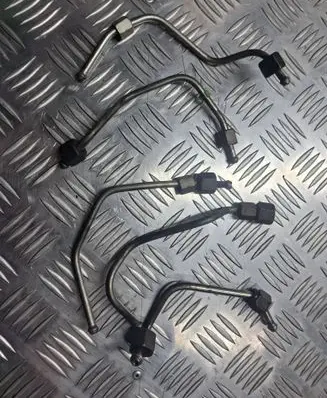 Citroen C4 Cactus Fuel injector supply line/pipe 