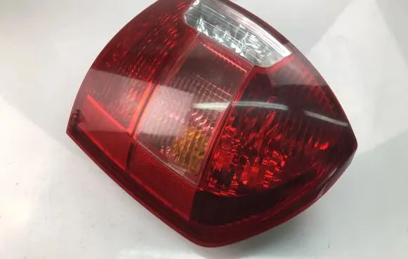 Hyundai Accent Tailgate rear/tail lights