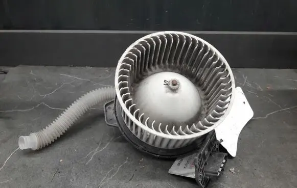 Mazda 323 F Heater fan/blower 894000