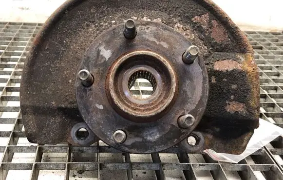Mitsubishi Lancer VIII Front wheel hub spindle knuckle