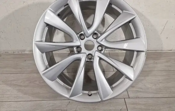 Tesla Model 3 R19 alloy rim 