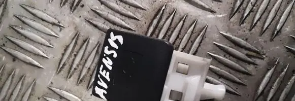 Toyota Avensis T250 Engine bonnet (hood) release handle