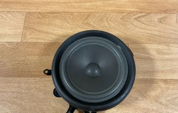 Audi A4 S4 B7 8E 8H Rear door speaker 8E0035411 4485126
