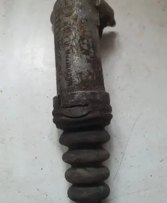 Clutch slave cylinder
