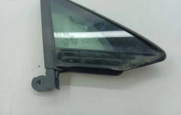 Volkswagen PASSAT B8 Front door vent window glass four-door 3G0845114F