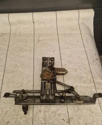 Nissan Terrano Rear window wiper motor 28705rw410