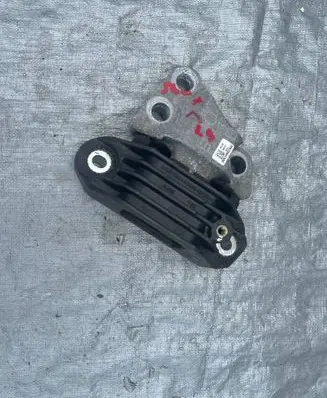 Fiat 500X Gearbox mounting bracket 