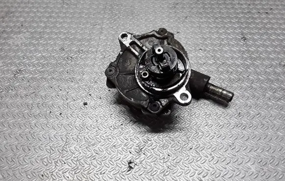 Mercedes-Benz E W210 Vacuum pump 61123065