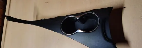 Cup holder front