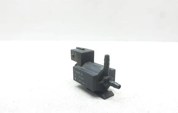 BMW X5 E70 Vacuum valve 7810831 70231800