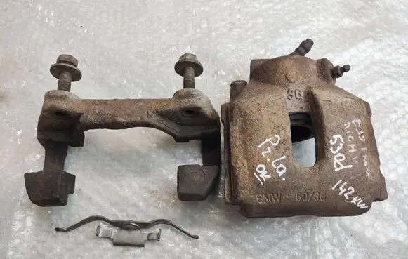BMW 5 E39 Front brake caliper 