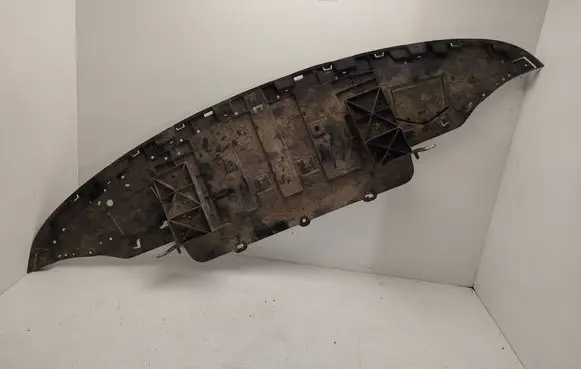 Renault Twingo III Front bumper skid plate/under tray 622355804R