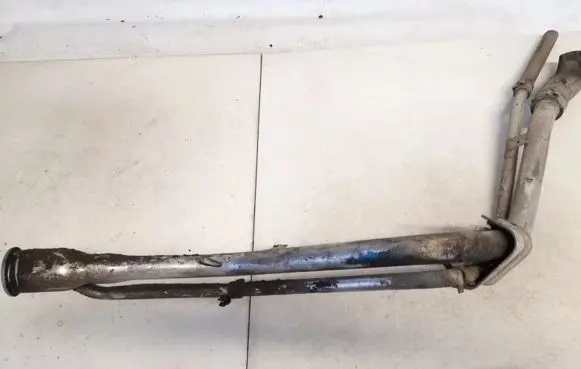 Volvo S40 Fuel tank filler neck pipe 