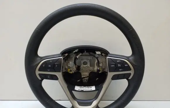 Jeep Cherokee Steering wheel P1UU311S5AG 1UU311S5AG