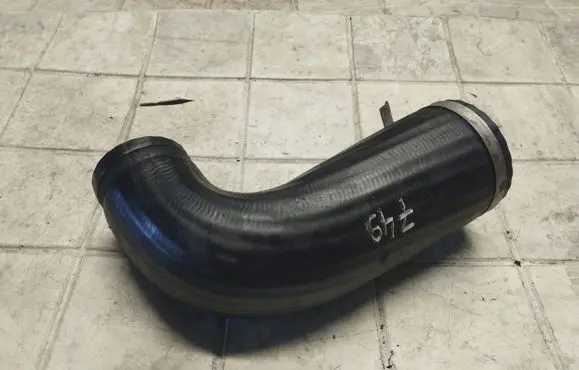 Volvo V70 Intercooler hose/pipe 08699419
