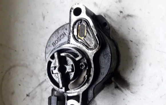 Peugeot 407 Vacuum pump