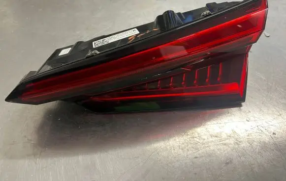 Audi A5 Tailgate rear/tail lights 8W6945094A