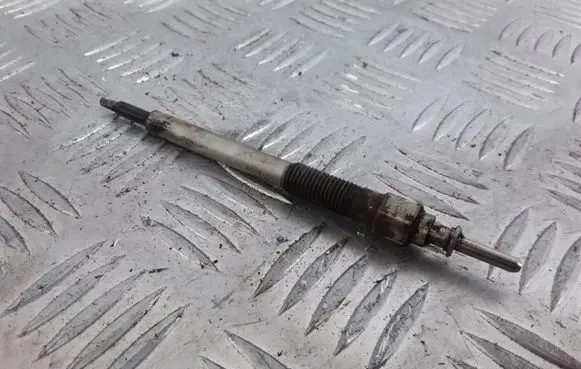 Opel Astra H Glow plug NGK CZ2211V 438B