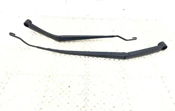 Hyundai Tucson TL Front wiper blade arm