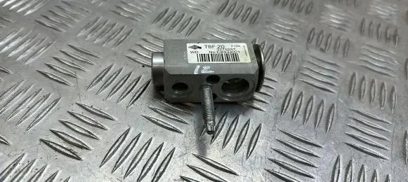 Jeep Grand Cherokee Air conditioning (A/C) expansion valve 327525T